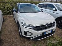 Usata VW T-Roc Life 110 CV (80 kW) 2023 Grigio SUV