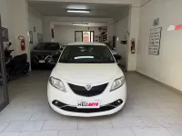 Usata Lancia Ypsilon Platinum 69 CV (50 kW) 2016 Bianco Utilitaria