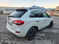Käytetty Renault Koleos Bose Edition 150 HP (110 kW) 2011 Valkoinen Katumaasturi