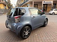 Usata Toyota iQ Lounge 90 CV (66 kW) 2012 Blu Utilitaria