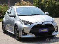 Usata Toyota Yaris Hybrid Trend 92 CV (67 kW) 2023 Grigio Berlina