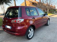 Usata Mazda 2 75 CV (55 kW) 2005 Rosso Utilitaria