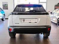 Usata Peugeot 2008 Allure 131 CV (96 kW) 2024 Bianco SUV