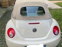 Usata VW New Beetle Cabriolet 105 CV (77 kW) 2008 Beige Cabrio