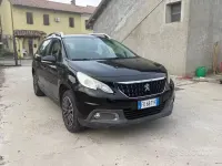 Usata Peugeot 2008 Active 82 CV (60 kW) 2016 Nero SUV