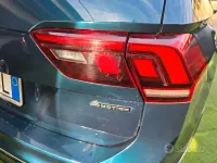 Usata VW Tiguan R-line 240 CV (176 kW) 2021 Verde SUV