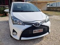 Usata Toyota Yaris Lounge 69 CV (50 kW) 2016 Grigio Berlina