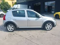 Usata Dacia Sandero Stepway 90 CV (66 kW) 2012 Argento met. Berlina