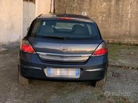 Usata Opel Astra Cosmo 125 CV (91 kW) 2008 Grigio Berlina