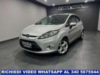 Usata Ford Fiesta Titanium 70 CV (51 kW) 2013 Argento Berlina