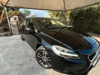 Usata Volvo V40 120 CV (88 kW) 2019 Nero Berlina