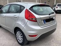 Usata Ford Fiesta 67 CV (49 kW) 2011 Grigio Utilitaria