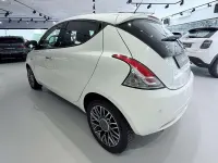 Usata Lancia Ypsilon Platinum 69 CV (50 kW) 2017 Bianco Utilitaria