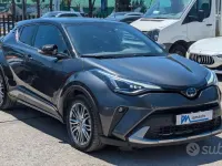 Usata Toyota C-HR Lounge 152 CV (111 kW) 2023 Grigio SUV