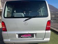 Usata Mercedes V220 122 CV (89 kW) 2004 Grigio metallizzato Monovolume