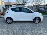 Usata Lancia Ypsilon Platinum 69 CV (50 kW) 2017 Bianco Utilitaria