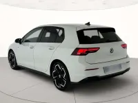 Nuova VW Golf VIII R-line Plus 150 CV (110 kW) 2026 Pure white Berlina