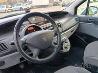 Usata Peugeot 807 163 CV (119 kW) 2012 Grigio Monovolume