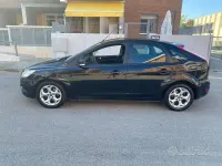 Usata Ford Focus 90 CV (66 kW) 2010 Nero Berlina