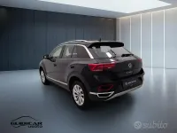 Usata VW T-Roc Style 150 CV (110 kW) 2023 Nero SUV