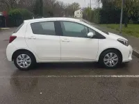 Usata Toyota Yaris Cool 90 CV (66 kW) 2015 Utilitaria
