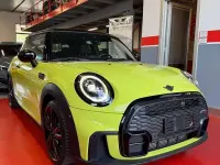Usata Mini John Cooper Works 136 CV (100 kW) 2023 Lime yellow Utilitaria