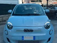 Usata Fiat 500e Icon 42 kW (58 CV) 2021 Bluazzurro Berlina