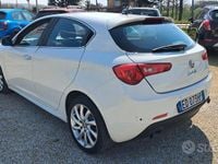 Usata Alfa Romeo Giulietta Distinctive 169 CV (124 kW) 2010 Bianco Utilitaria