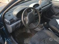 Usata Renault Clio II 58 CV (42 kW) 2000 Blu Berlina