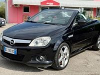 Usata Opel Tigra Sport 69 CV (50 kW) 2006 Nero Cabrio