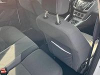 Usata Ford Focus Individual 116 CV (85 kW) 2013 Bianco Berlina