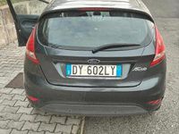 Usata Ford Fiesta 82 CV (60 kW) 2009 Grigio Utilitaria