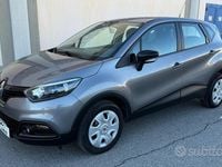 Usata Renault Captur Life 90 CV (66 kW) 2016 Grigio SUV