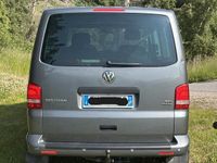 Usata VW Multivan 140 CV (102 kW) 2011 Grigio Furgone