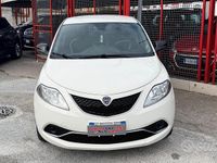 Usata Lancia Ypsilon Platinum 69 CV (50 kW) 2016 Bianco Utilitaria