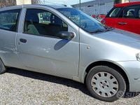 Usata Fiat Punto Active 59 CV (43 kW) 2009 Grigio Utilitaria