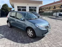 Usata Dacia Sandero Lauréate 72 CV (52 kW) 2010 Blu Berlina