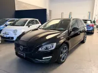 Usata Volvo V60 Ocean Race 120 CV (88 kW) 2017 Nero Station wagon
