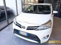 Usata Toyota Verso Active 132 CV (97 kW) 2013 Bianco Monovolume