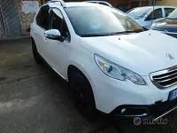 Usata Peugeot 2008 Allure 115 CV (84 kW) 2015 Bianco SUV