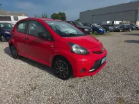 Usata Toyota Aygo Connect Style 68 CV (50 kW) 2013 Rosso Utilitaria
