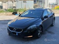 Usata Volvo V40 Momentum 119 CV (87 kW) 2017 Nero Berlina