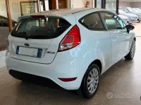 Usata Ford Fiesta 75 CV (55 kW) 2017 Bianco Utilitaria