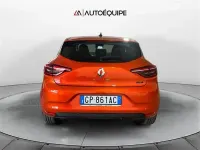 Usata Renault Clio Equilibre 145 CV (106 kW) 2023 Arancione Utilitaria