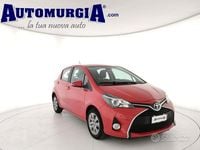 Usata Toyota Yaris Active 69 CV (50 kW) 2015 Rosso Utilitaria
