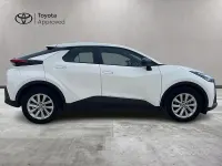 Usata Toyota C-HR Active 140 CV (102 kW) 2024 Bianco SUV