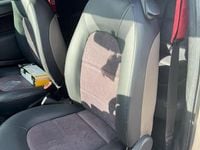 Usata Lancia Ypsilon 70 CV (51 kW) 2004 Bianco Utilitaria
