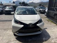 Usata Toyota Aygo X-clusiv 69 CV (50 kW) 2017 Bianco Utilitaria