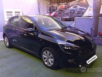 Usata Renault Clio V Intens 100 CV (73 kW) 2020 Nero Berlina