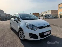 Usata Kia Rio Active 75 CV (55 kW) 2014 Bianco Berlina